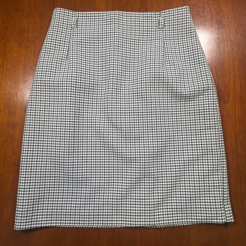 H&M Black/White Skirt Size 6